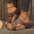 SANDALIAS CON TACHUELAS TESA