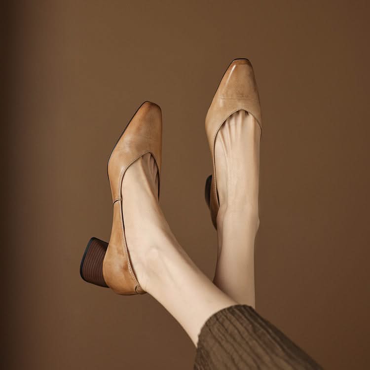 LIVIA LUXE PUMPS