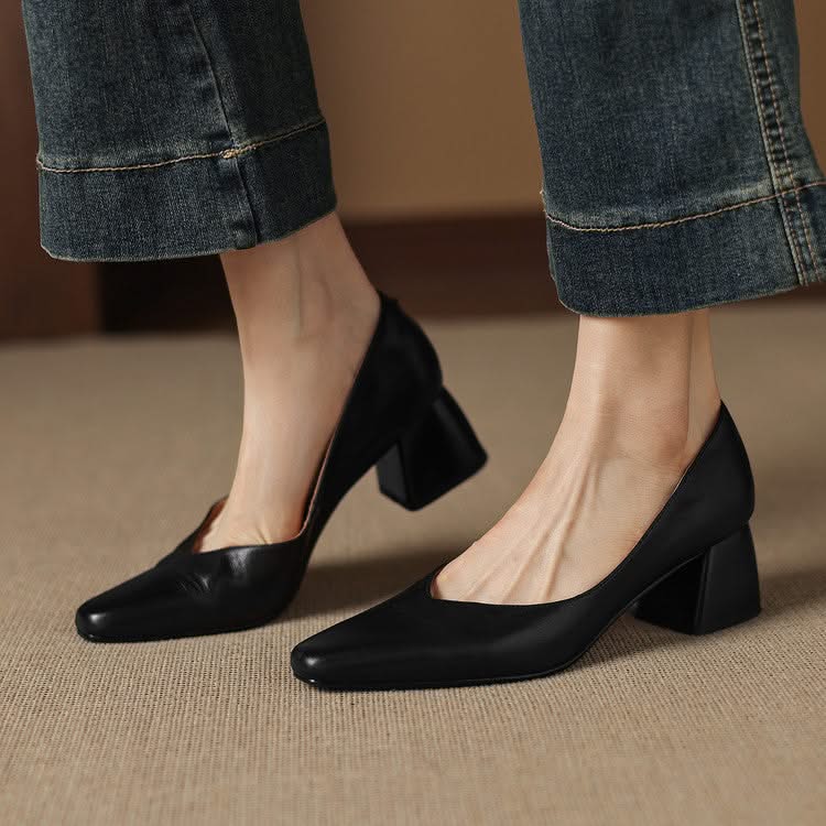 LIVIA LUXE PUMPS