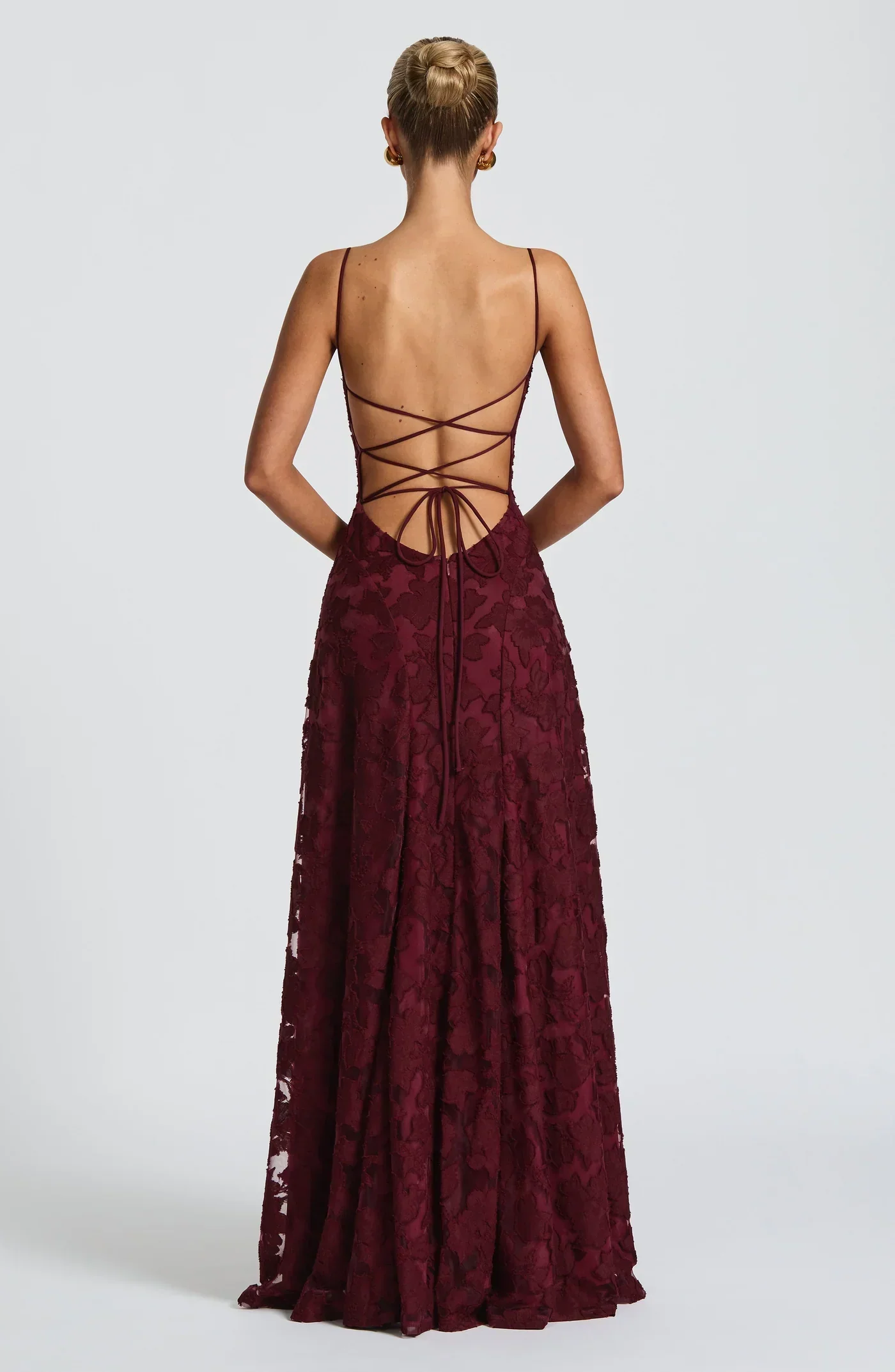 Vestido Maxi Encaje Floral Espalda Cordones
