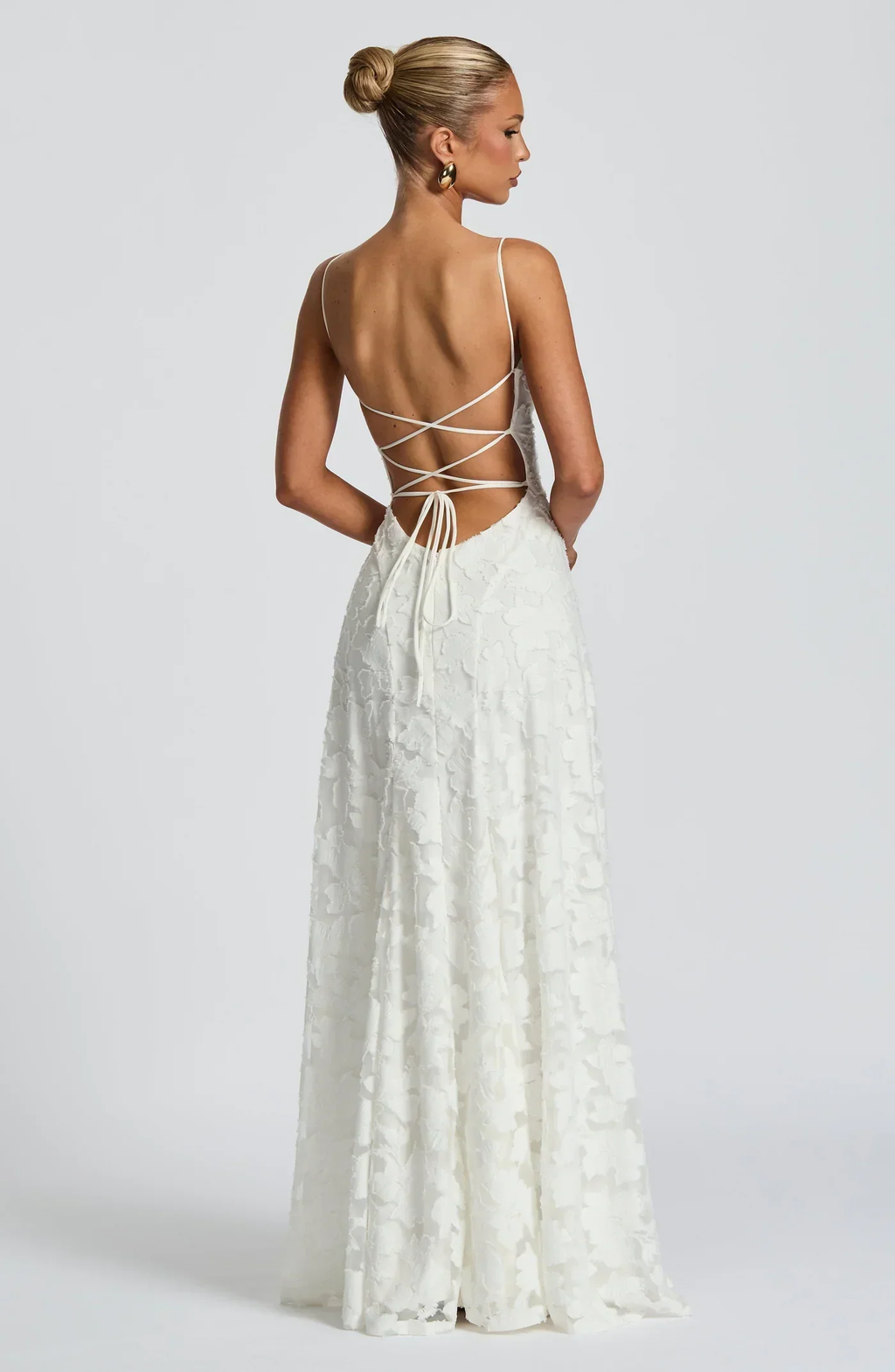 Vestido Maxi Encaje Floral Espalda Cordones